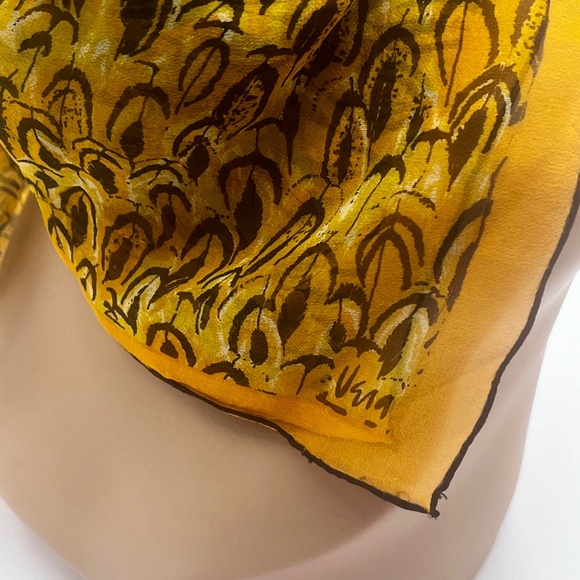 Vintage Vera Silk Scarf - Picture 7 of 8